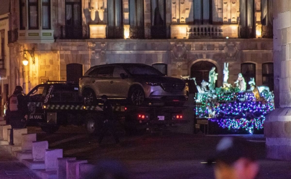 Abandonan cuerpos frente a Palacio de Gobierno de Zacatecas